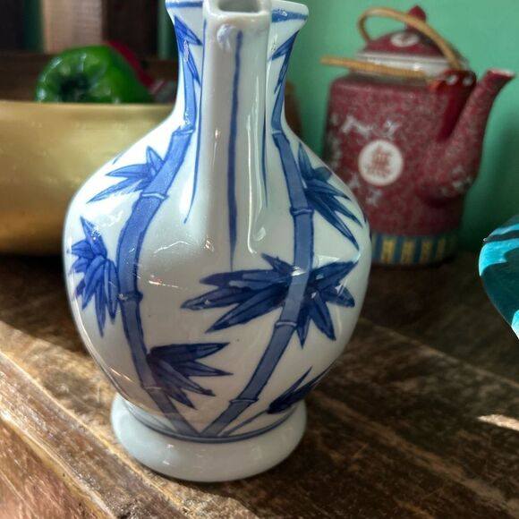 Vintage Chinese Hand Painted Porcelain Tea Pot/ Pitcher 5” - Picture 9 of 10